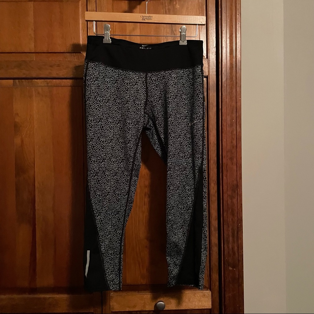 Black/Grey Nike Dri-Fit Crop Leggings M | *Bundle&save with other leggings*